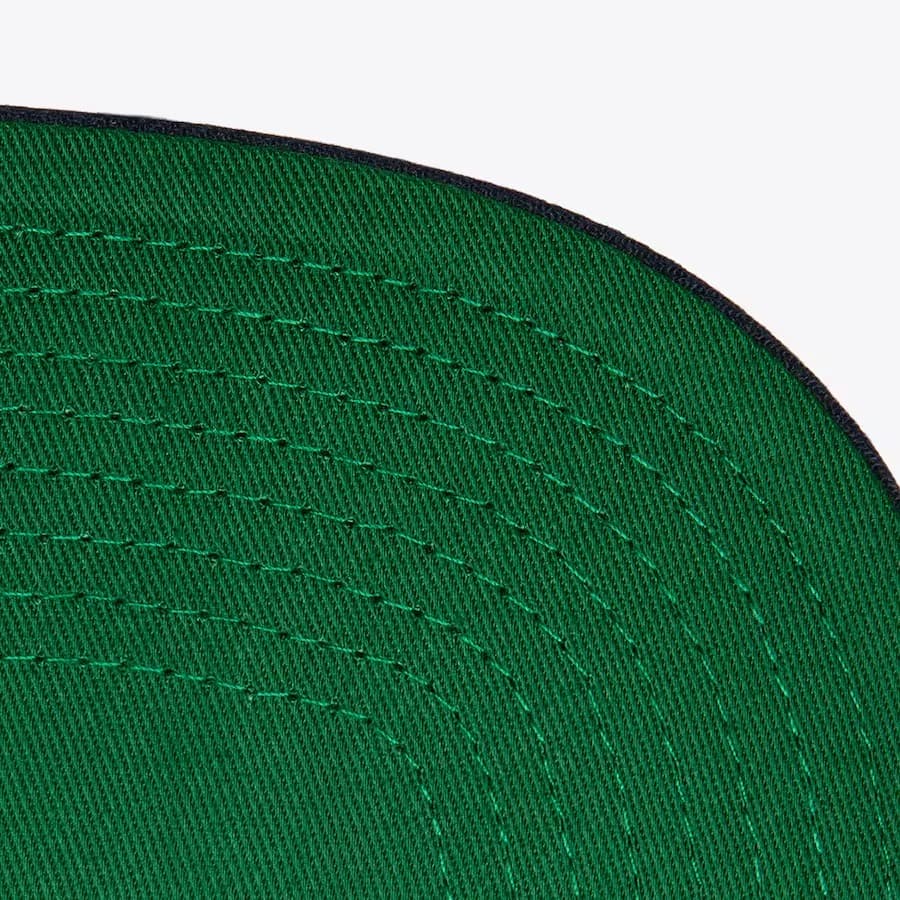 Бейсболка Mitchell & Ness White Seattle Kraken Waverunner Snapback Hat