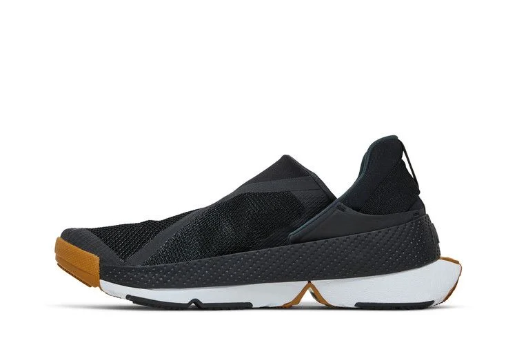 Krossovki-Nike-GO-FlyEase-Black-Gum-2