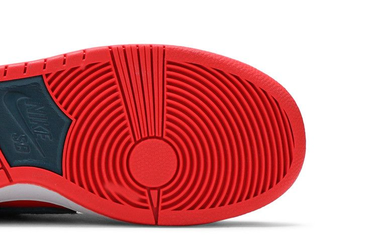 sb-dunk-low-reverse-shark-854866-336_04