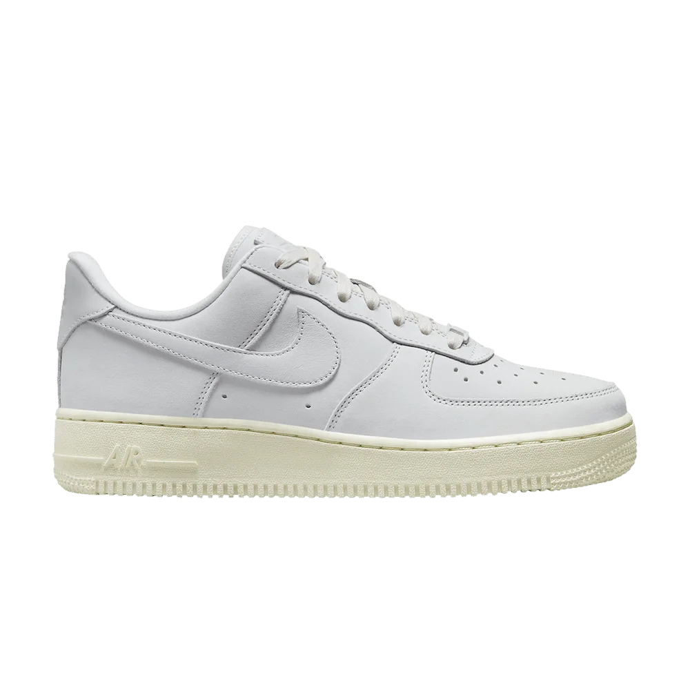 Krossovki-Nike-Wmns-Air-Force-1-Premium-Summit-White