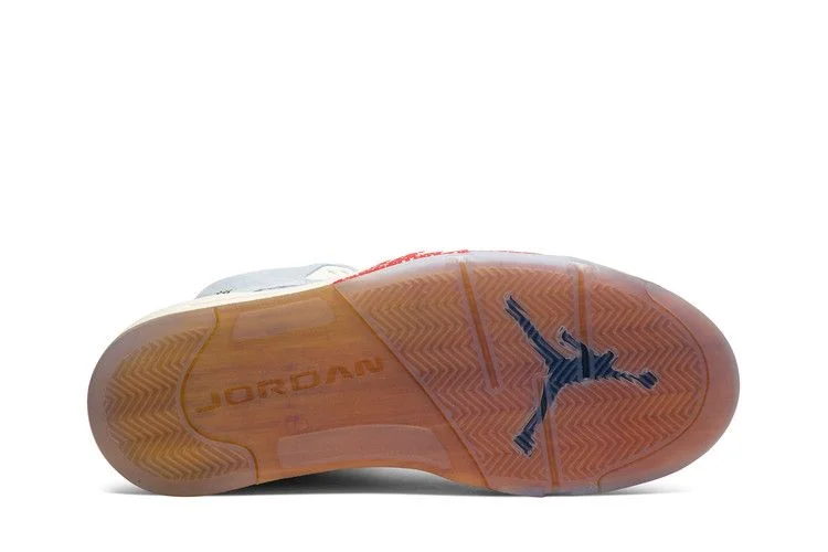 Krossovki-Trophy-Room-x-Air-Jordan-5-Retro-Ice-Blue-3