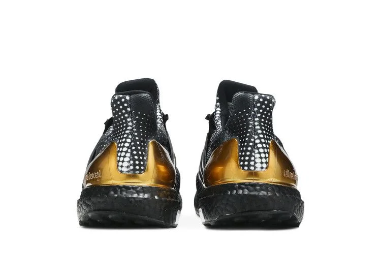 Кроссовки Patrick Mahomes x adidas UltraBoost DNA 'Black Gold'