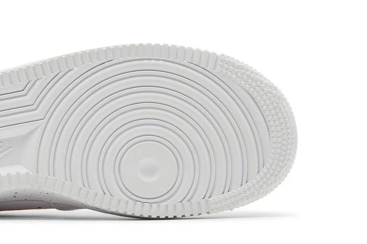 Krossovki-Nike-Wmns-Air-Force-1-07-LX-Leap-High-4
