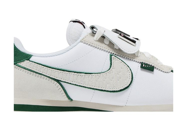 cortez-all-petals-united-fq0259-110_01