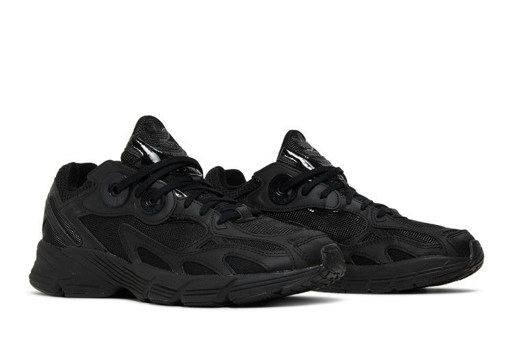 wmns-astir-triple-black-gw4341_07