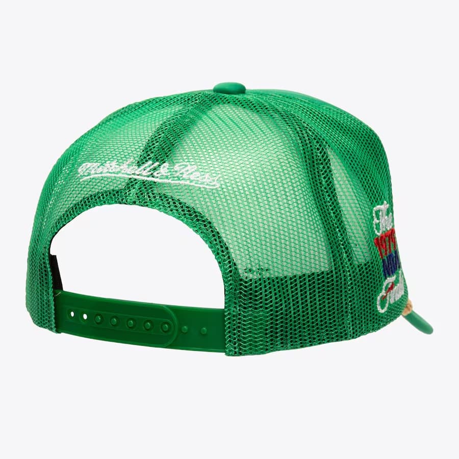 Бейсболка Mitchell & Ness Green Seattle SuperSonics Hardwood Classics Golden Champs Trucker Hat