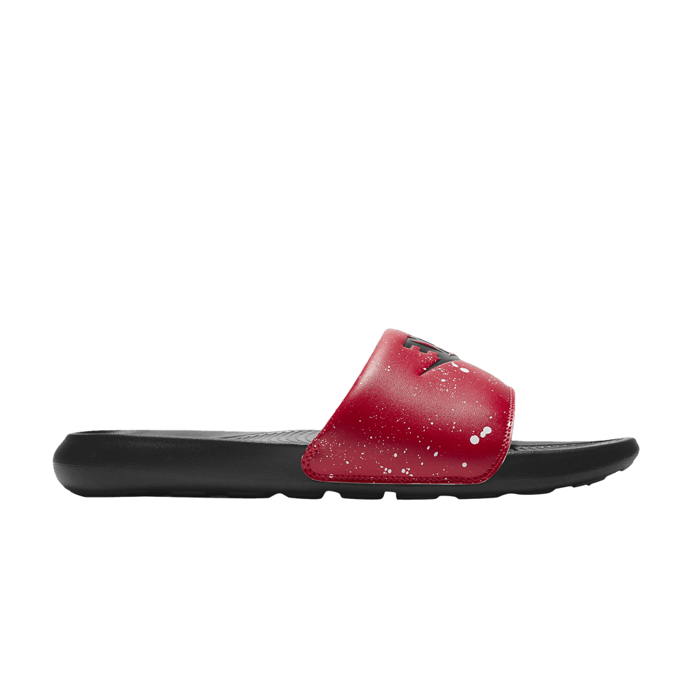 victori-one-printed-slide-paint-splatter-university-red-cn9678-600