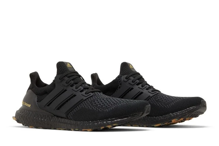 Krossovki-adidas-UltraBoost-1.0-Black-Gum-7
