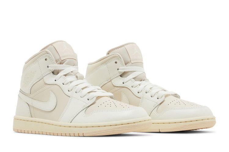 wmns-air-jordan-1-mid-legend-light-brown-bq6472-201_07