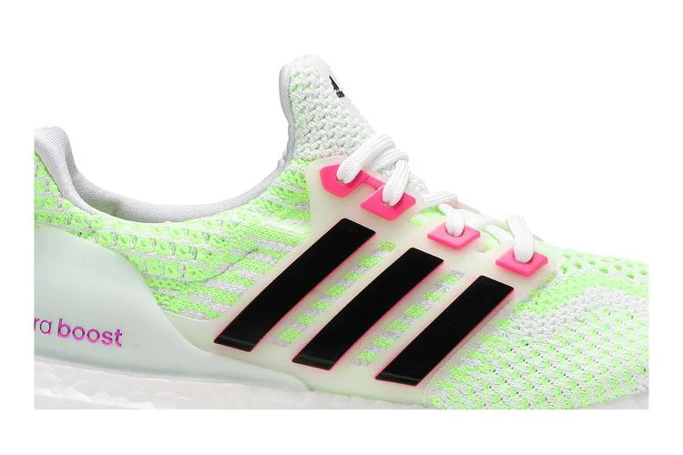 Кроссовки adidas Wmns UltraBoost 5.0 DNA 'Glow In The Dark - White Black'