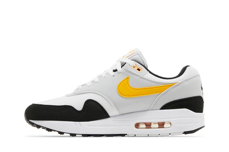 air-max-1-white-university-gold-fd9082-104_02