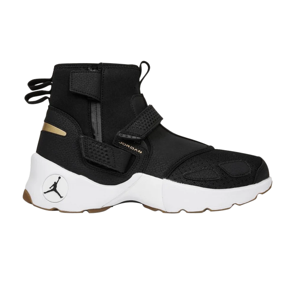 Krossovki-Air-Jordan-Trunner-LX-High-Black-Gold