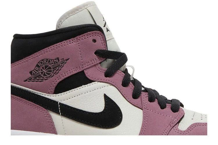 Кроссовки Wmns Air Jordan 1 Mid SE 'Berry Pink'