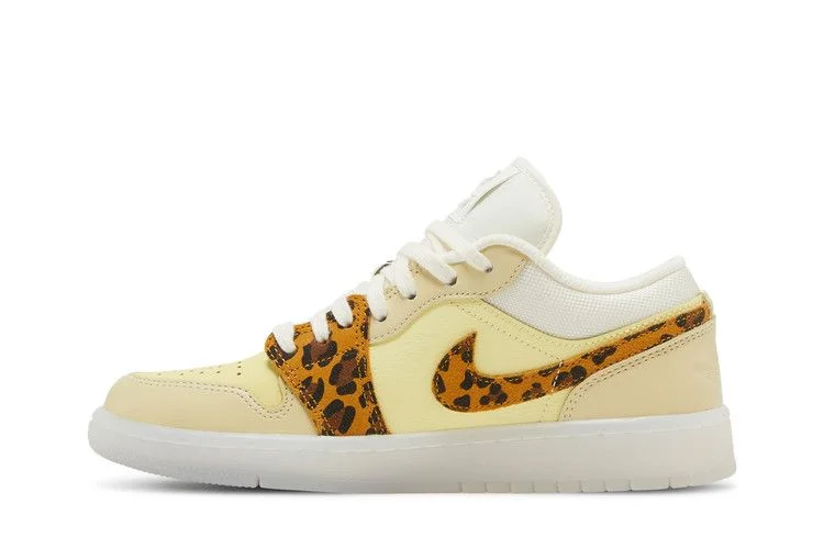 Кроссовки Wmns Air Jordan 1 Low 'SNKRS Day'