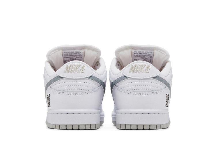 Кроссовки Supreme x Nike Dunk Low SB 'White Metallic Silver'