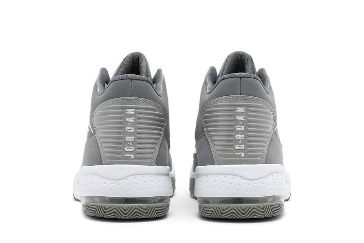 Кроссовки Air Jordan Max Aura 2 'Medium Grey'