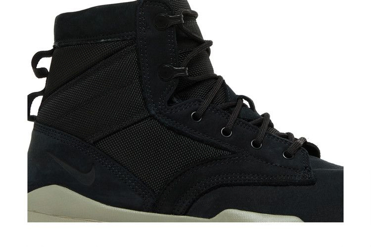 Nike SFB Field 6 Inch Leather Boot 'Black Light Taupe'