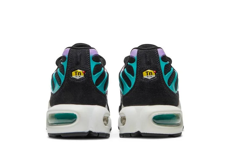 Krossovki-Air-Max-Plus-GS-Have-A-Nike-Day-5