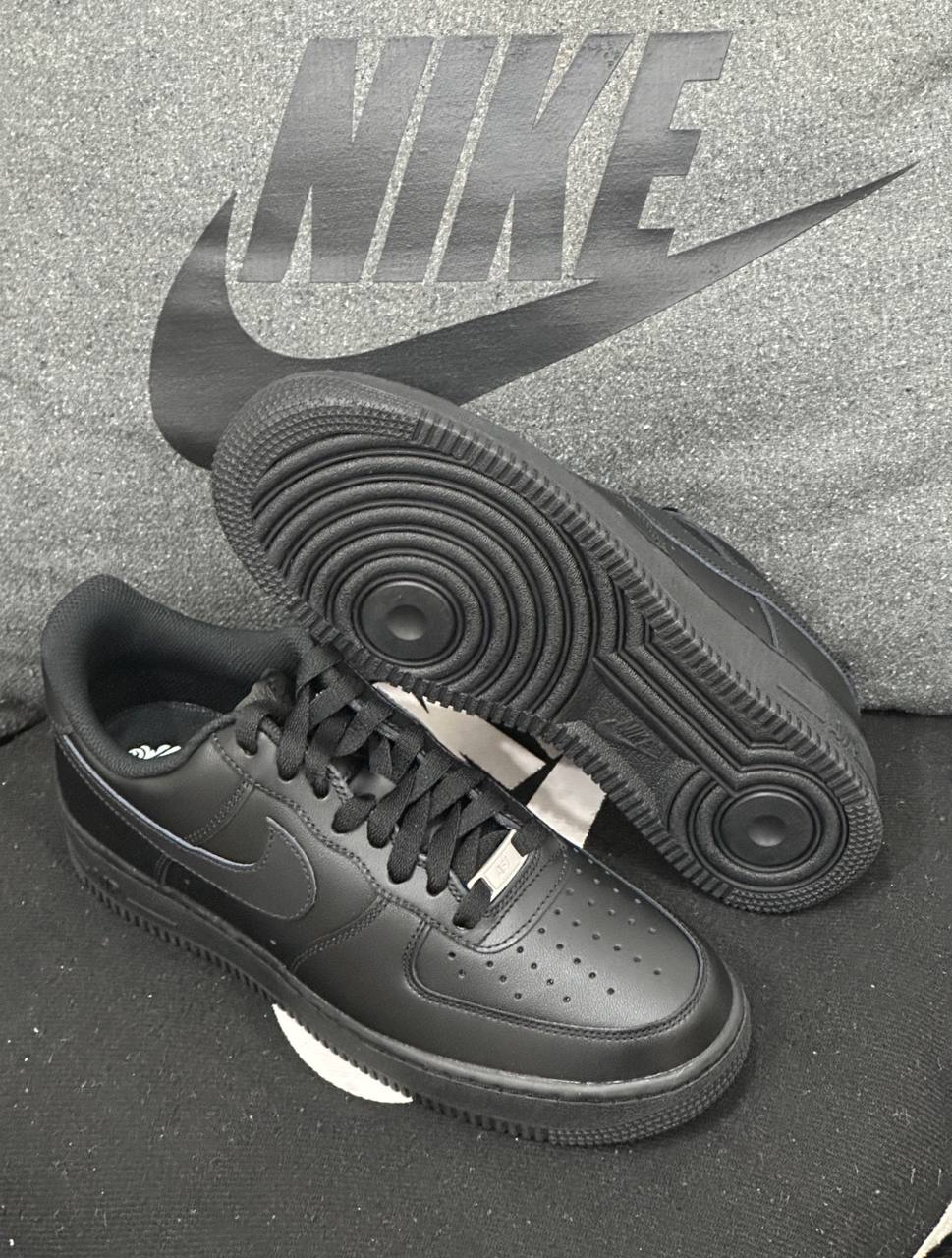Кроссовки Nike Air Force 1 ’07 Triple Black