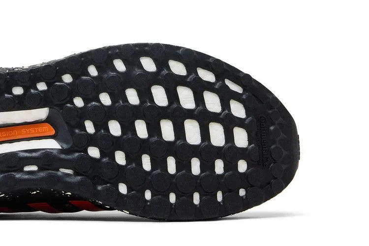 Krossovki-adidas-Wmns-UltraBoost-5.0-DNA-Black-Wonder-Red-Speckled-4