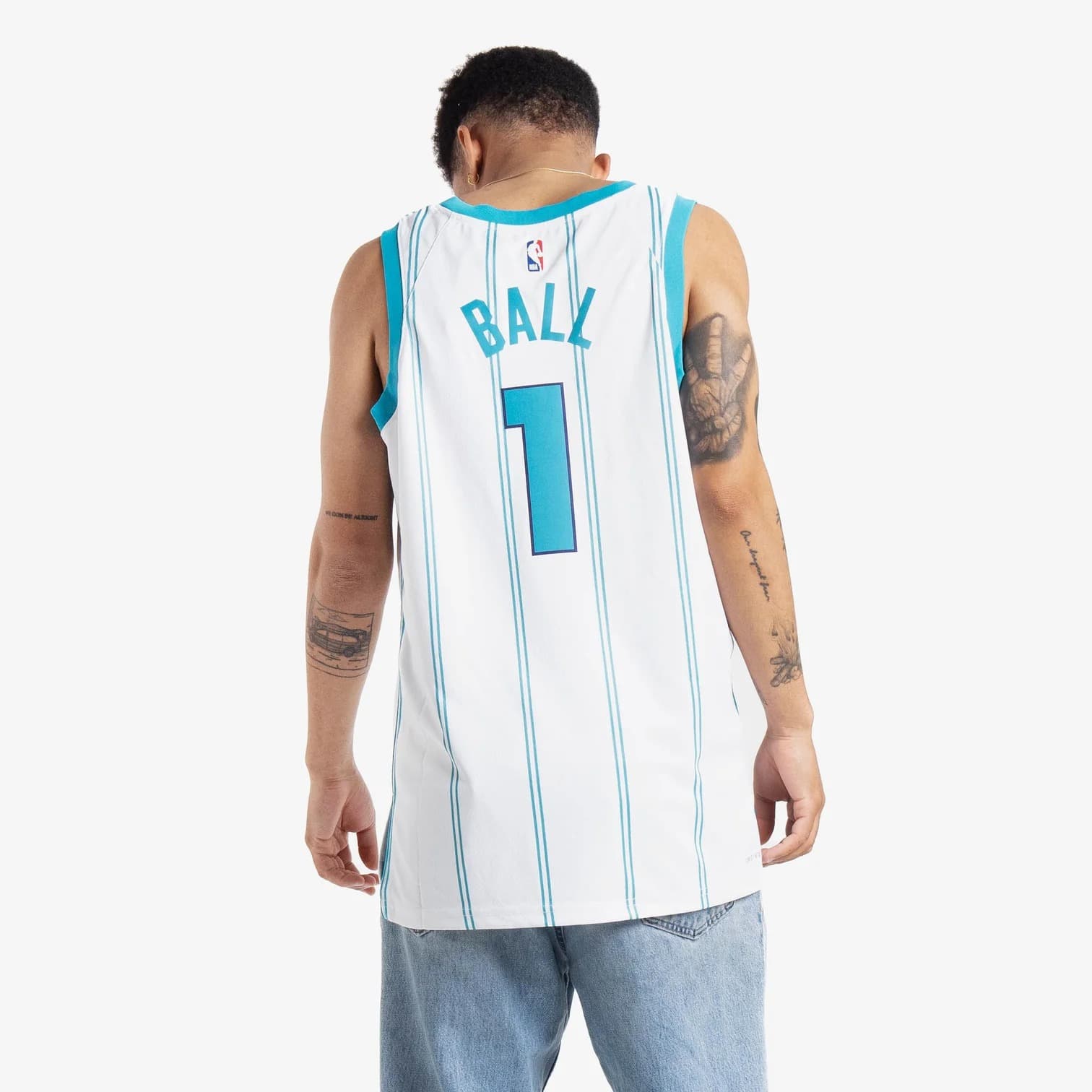 Баскетбольная джерси 2023-24 Charlotte Hornets LaMelo Ball #1 Swingman Association Edition White Jersey