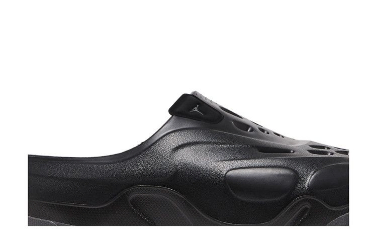 jordan-roam-slide-black-iron-grey-fq0227-001_01