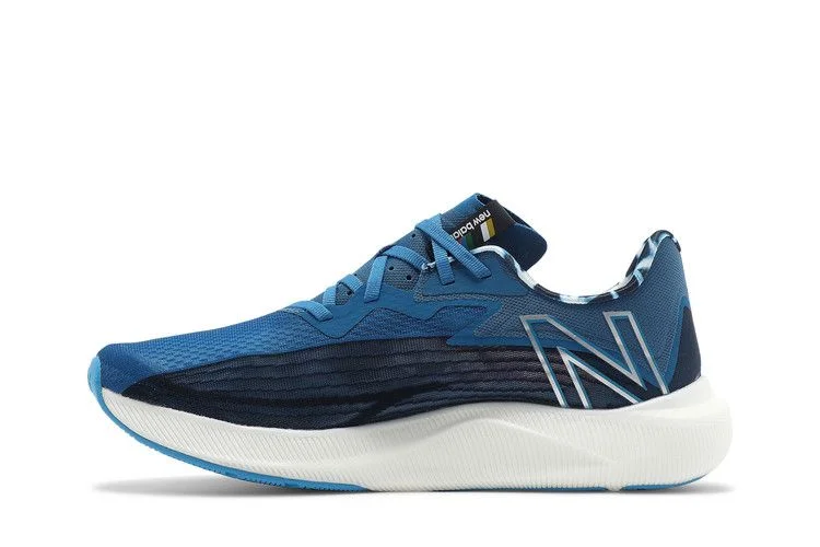 Krossovki-New-Balance-FuelCell-Rebel-v2-Eclipse-2