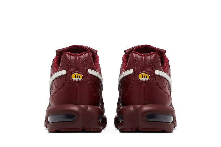 Кроссовки Nike Air Max Plus Tiempo 'Team Red'