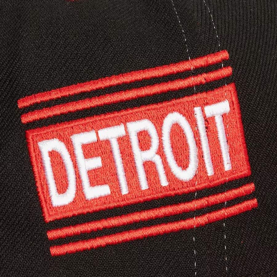 Mitchell-Ness-Black-Detroit-Red-Wings-Overbite-Pro-Vintage-Snapback-Hat-2