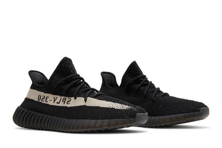 Krossovki-adidas-Yeezy-Boost-350-V2-Oreo-7