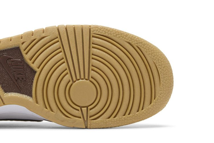 dunk-low-gs-cacao-wow-metallic-gold-hm3725-171_04