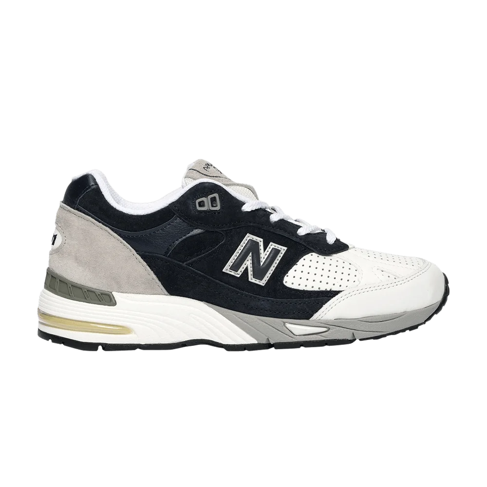 Krossovki-Sneakersnstuff-x-New-Balance-Wmns-991-Made-in-England-Navy