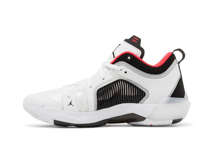 air-jordan-37-low-siren-red-dq4122-100_02