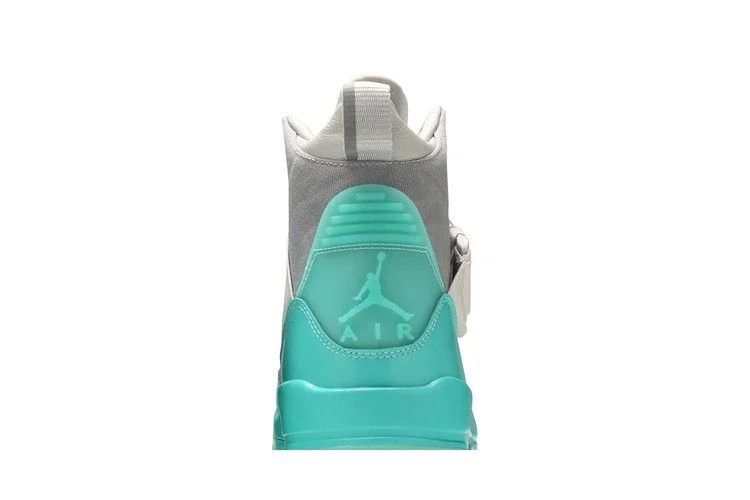 Krossovki-Wmns-Air-Jordan-3-Retro-Explorer-Tropical-Twist-6