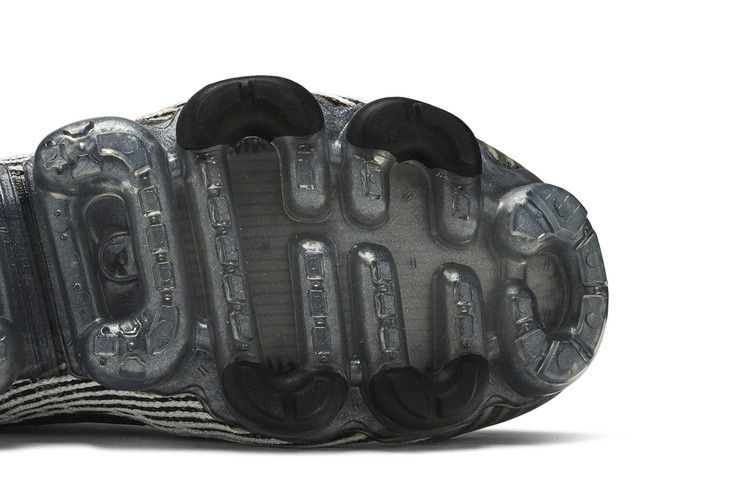 Кроссовки Nike Air VaporMax Flyknit 3 'Zebra'