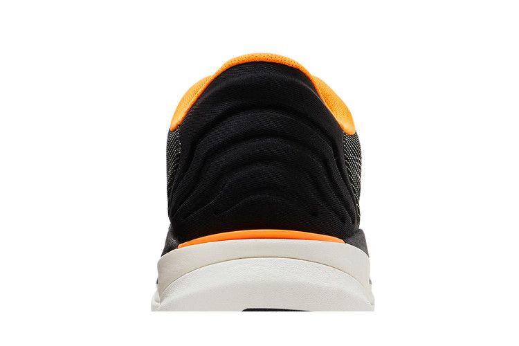 magnify-nitro-wtr-black-orange-glow-195306-01_06