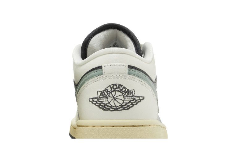 Кроссовки Wmns Air Jordan 1 Low 'Jade Smoke'