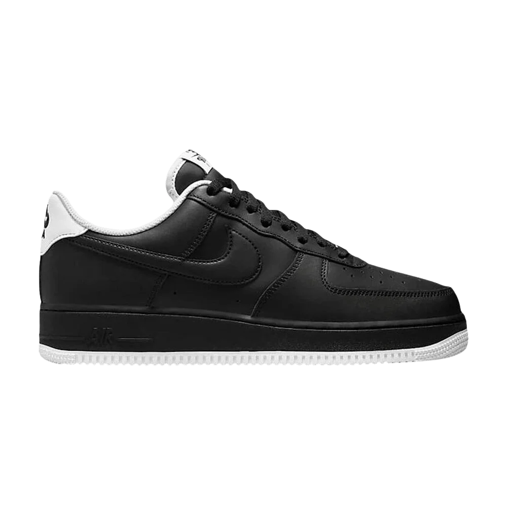 Krossovki-Nike-Air-Force-1-07-Black-White