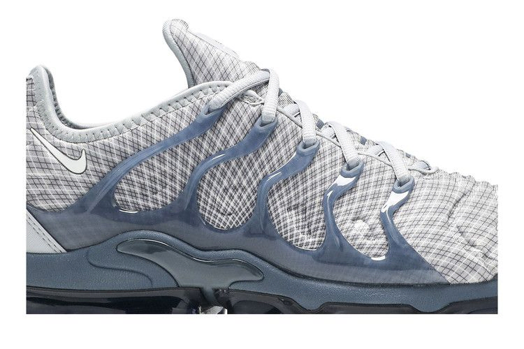 Кроссовки Nike Air VaporMax Plus 'Wolf Grey'