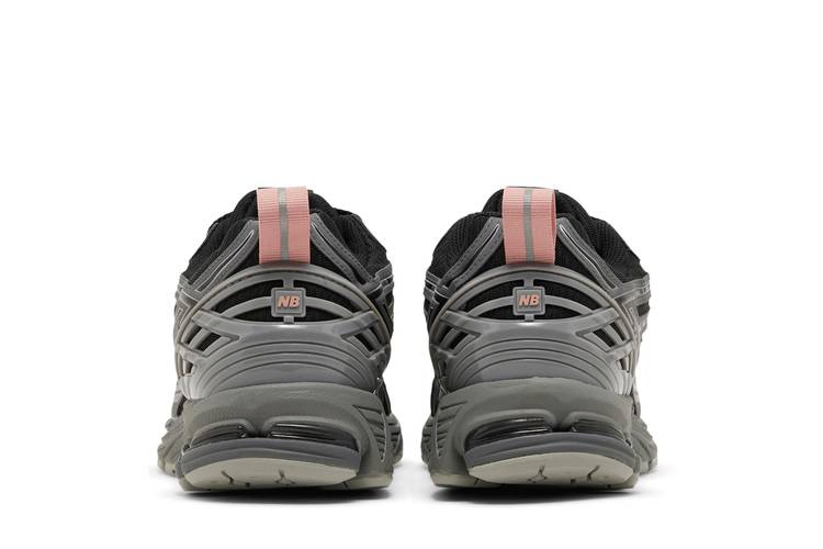 Кроссовки New Balance 1906R 'Black Pink Moon'