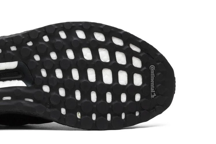 Krossovki-Game-of-Thrones-x-adidas-UltraBoost-4.0-House-Targaryen-Dragons-4