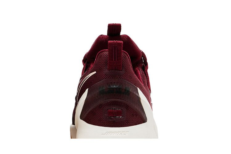 Кроссовки Nike LeBron 13 Low 'Team Red'