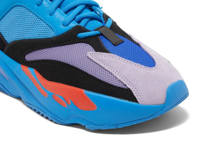 yeezy-boost-700-hi-res-blue-ho6674_08