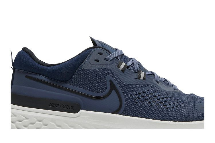 react-miler-2-thunder-blue-cw7121-400_01