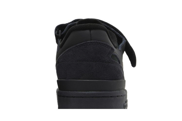 Кроссовки adidas Forum Low 'Triple Black'