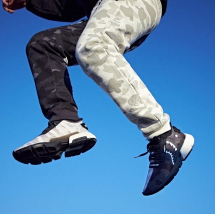 Спортивные штаны BAPE x Neighborhood Split Camo Shark Sweatpants Black/White