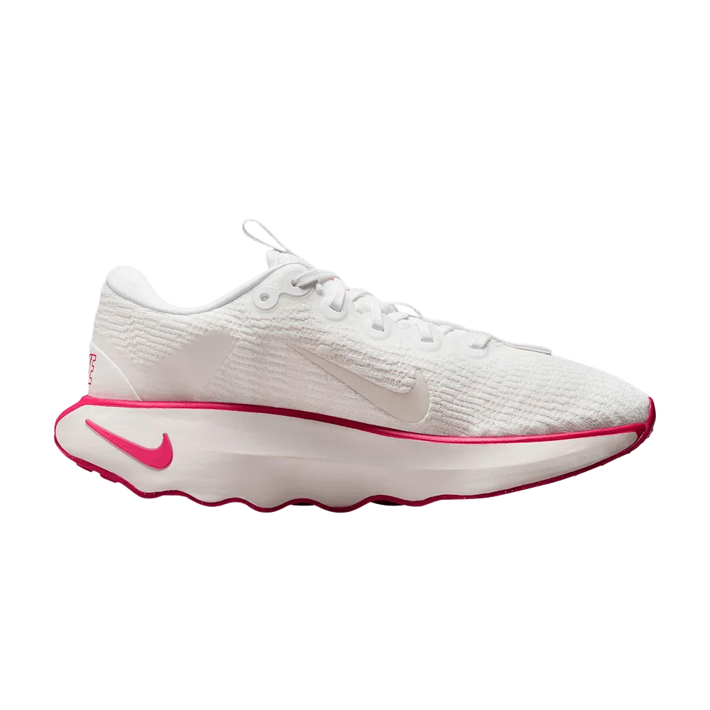 Krossovki-Nike-Wmns-Motiva-White-Rush-Pink