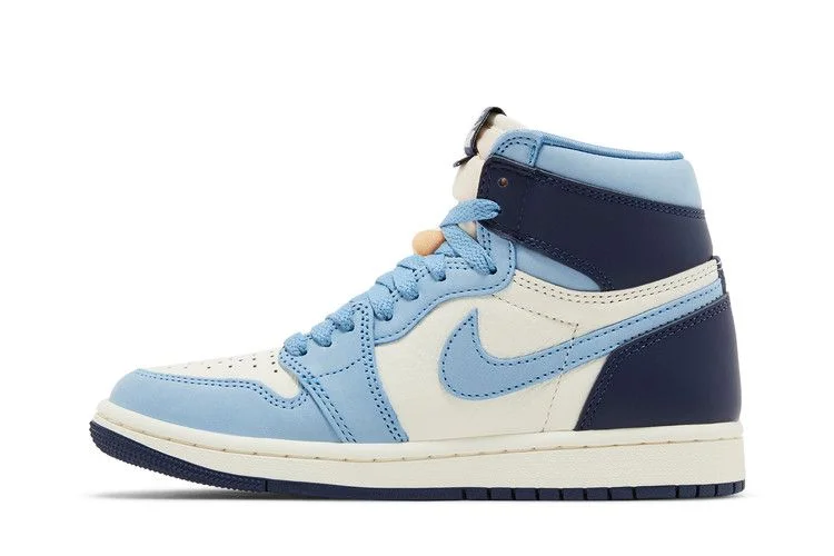 Krossovki-Wmns-Air-Jordan-1-Retro-High-OG-First-in-Flight-2