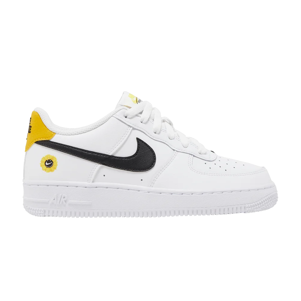 Krossovki-Air-Force-1-LV8-GS-Have-A-Nike-Day