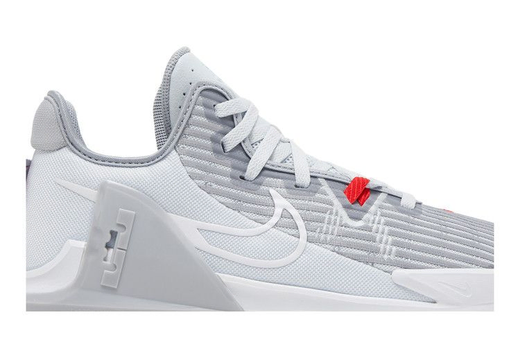 Кроссовки Nike LeBron Witness 6 'Pure Platinum'